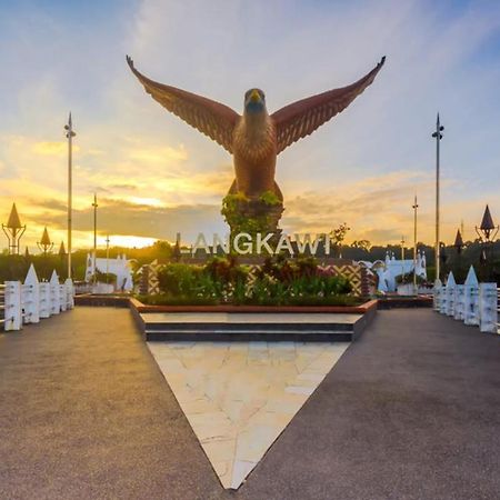 Nabil Nabila Motel Kuah Luaran gambar