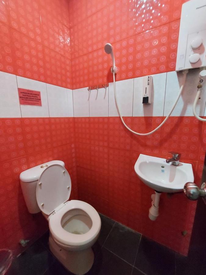 Nabil Nabila Motel Kuah Luaran gambar
